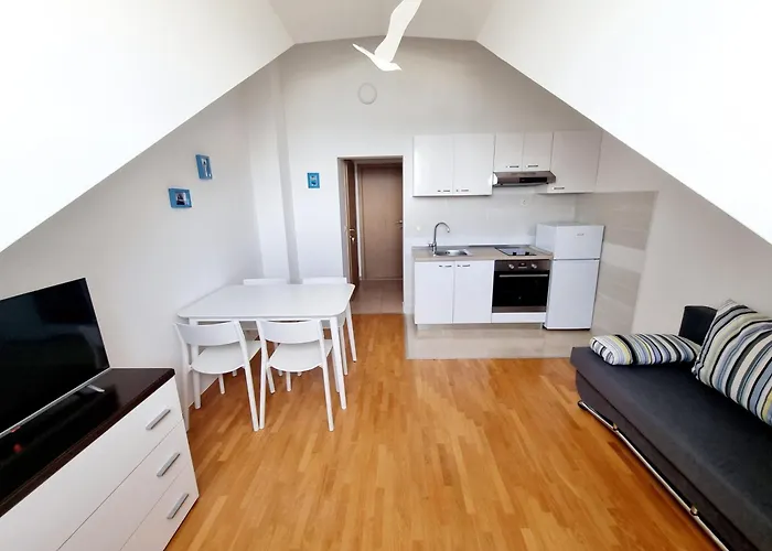 Iskra Apartman *