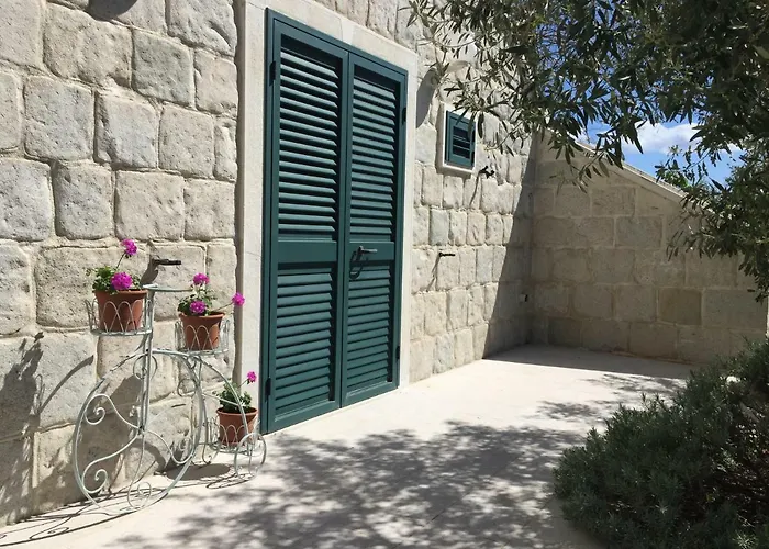 Iskra Apartman