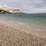 Iskra Apartman *