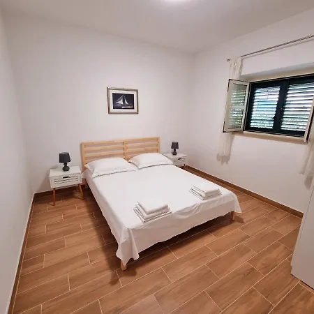 Iskra Apartman