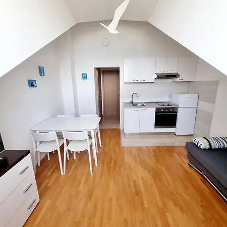 Iskra Apartman *