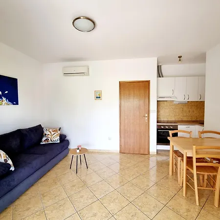 Iskra Apartment
