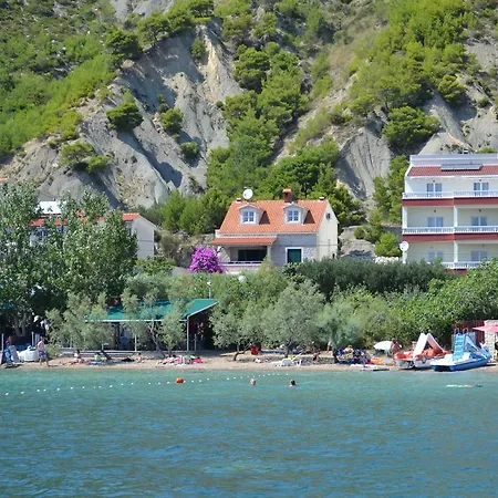 Iskra Apartman
